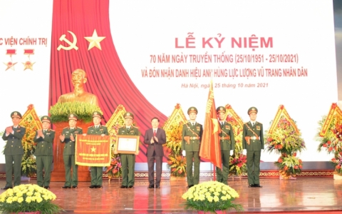 Học viện Chính trị đón nhận Danh hiệu Anh hùng Lực lượng vũ trang nhân dân thời kỳ đổi mới