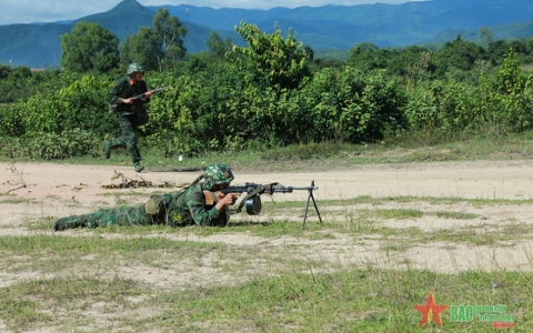 Tập trận mà như thật