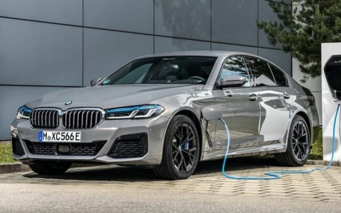 BMW triệu hồi 26.700 xe nguy cơ cháy nổ