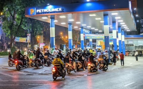 Phải bịt kín những lỗ hổng trong hợp đồng xăng dầu
