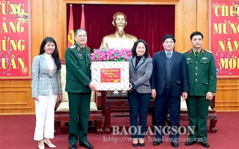 Bộ Tư lệnh Quân khu I thăm, chúc tết Tỉnh uỷ Lạng Sơn