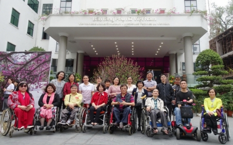 Chật vật làm tour du lịch cho người khuyết tật