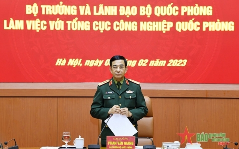 Chủ động, sáng tạo sản xuất, chế tạo trang bị kỹ thuật mới, hiện đại