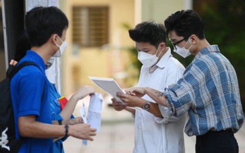 Học sinh lơ là ôn thi tốt nghiệp vì mải lo kỳ thi riêng của đại học