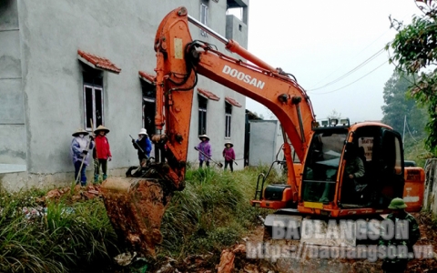Làm đường giao thông ở Lộc Bình: Sôi nổi, chủ động ngay từ đầu xuân