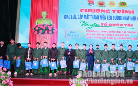 Thành phố Lạng Sơn giao lưu, gặp mặt thanh niên lên đường nhập ngũ