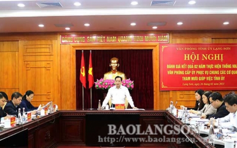 Đánh giá kết quả 2 năm thực hiện chủ trương thống nhất văn phòng cấp ủy
