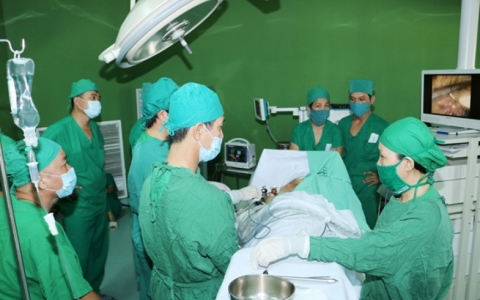 Y đức vẹn toàn của những "chiến sĩ áo trắng"
