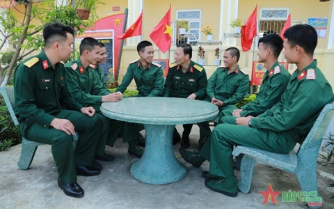 Những cặp anh em binh nhì cùng tiến