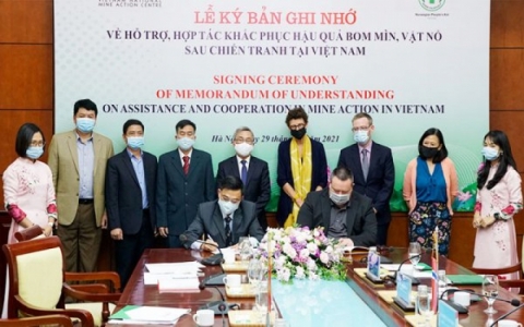 Huy động nguồn lực quốc tế khắc phục hậu quả bom, mìn