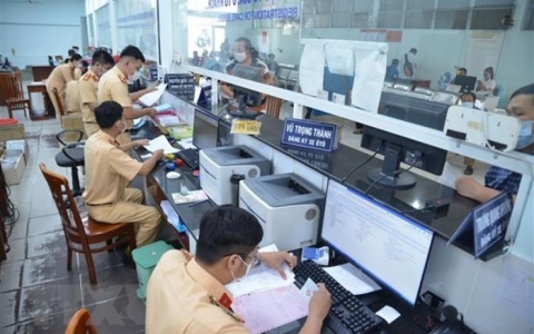 Những quy định mới về đăng ký ô tô, xe máy người dân cần lưu ý