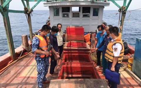 Bộ trưởng Bộ Quốc phòng gửi thư khen lực lượng Nghiệp vụ và Pháp luật thuộc Bộ tư lệnh Cảnh sát biển