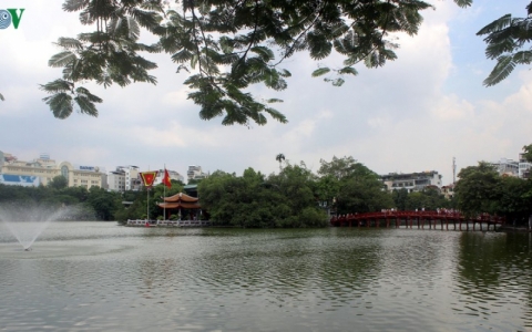 Thời tiết hôm nay: Ngày nắng nóng, chiều tối và đêm có mưa dông