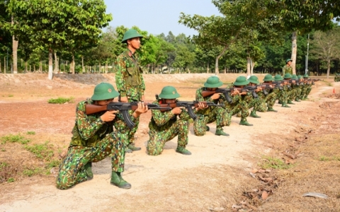 Vượt nắng luyện quân, thi đua “về đích”