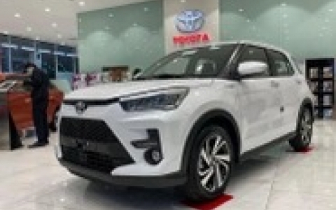 Chấp nhận "lạc" 30 triệu đồng lấy Toyota Raize hay chuyển sang Kia Sonet?