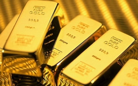 Giá bán vàng SJC cao hơn vàng thế giới 2,79 triệu đồng/lượng