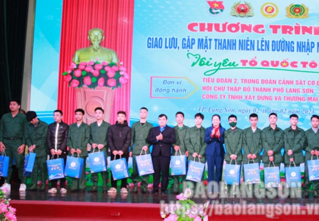 Thành phố Lạng Sơn giao lưu, gặp mặt thanh niên lên đường nhập ngũ