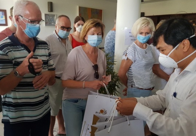Những khách nước ngoài ở lại với Hội An