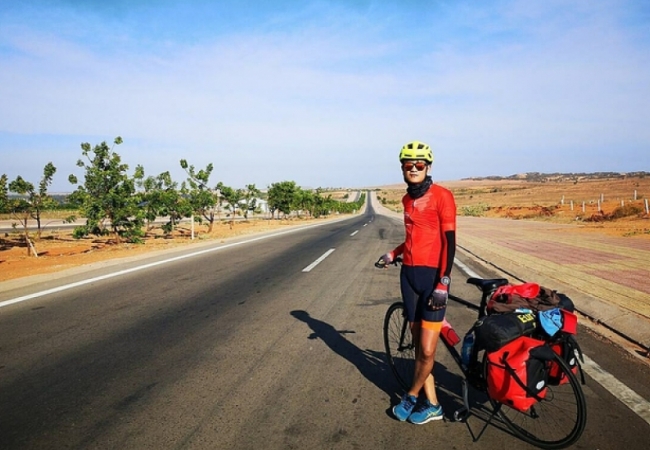 Du ngoạn gần 1.000 km bằng xe đạp