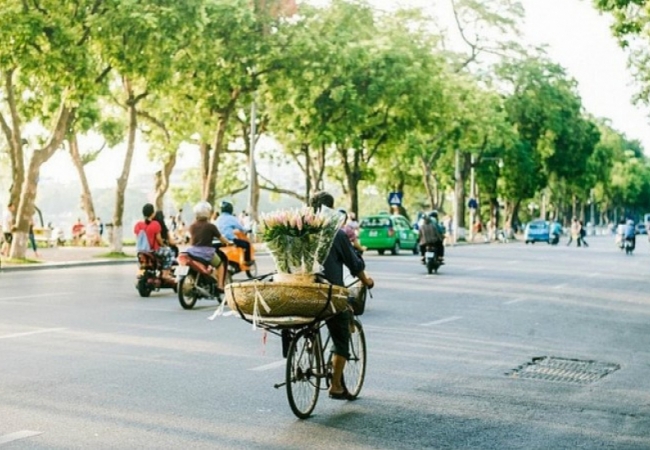 Thời tiết hôm nay (10/7): Bắc Bộ nắng nóng gay gắt, Nam Bộ có mưa rào và dông