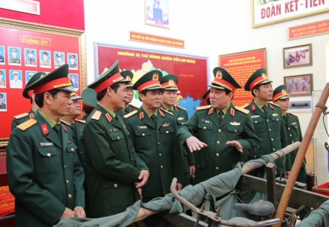 Xây dựng Đảng bộ Quân đội vững mạnh về chính trị, tư tưởng, tổ chức và đạo đức đáp ứng yêu cầu nhiệm vụ trong tình hình mới