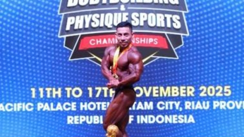 Lực sĩ Phạm Văn Mách lần thứ 7 vô địch thể hình thế giới ở tuổi 49