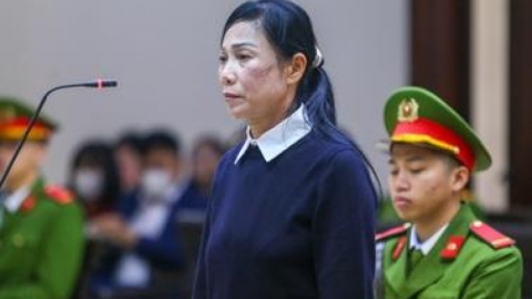 Cựu B&iacute; thư Tỉnh ủy Vĩnh Ph&uacute;c cũ Ho&agrave;ng Thị Th&uacute;y Lan nghẹn ng&agrave;o xin giảm &aacute;n