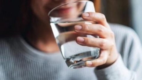 Chuy&ecirc;n gia tiết lộ việc đầu ti&ecirc;n n&ecirc;n l&agrave;m mỗi s&aacute;ng để sống l&acirc;u hơn