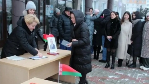 Gần 73% cử tri Belarus đi bỏ phiếu trong ngày bầu cử thống nhất đầu tiên