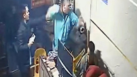 T&agrave;i xế xe c&ocirc;ng nghệ bị tố đ&aacute;nh người giữa đ&ecirc;m ở H&agrave; Nội