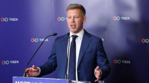 Ch&iacute;nh trị gia kh&eacute;p lại 16 năm cầm quyền của Thủ tướng Hungary Viktor Orb&aacute;n