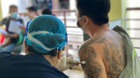 Rao b&aacute;n thuốc HIV giả: Nơi quản l&yacute; 1.500 bệnh nh&acirc;n phản ứng ra sao?