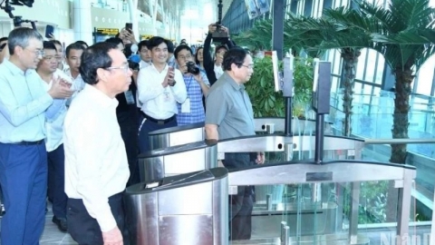 Vietnam Airlines khai trương nhà ga T3 Tân Sơn Nhất bằng chuyến bay đặc biệt mang hình ảnh Chim Lạc