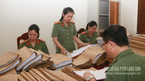 Học Bác với công việc phải tận tụy