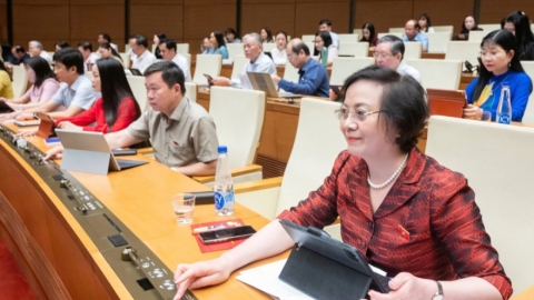 Cách tính lương thưởng mới với công chức chấm dứt thời "làm ít hưởng nhiều"