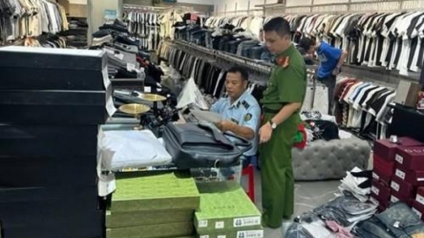 Khởi tố 2 chủ cửa h&agrave;ng x&acirc;m phạm quyền sở hữu c&ocirc;ng nghiệp ở Đồng Nai