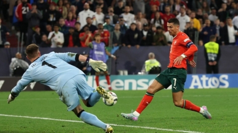 Ronaldo đi vào lịch sử sau khi giúp tuyển Bồ Đào Nha đánh bại Đức
