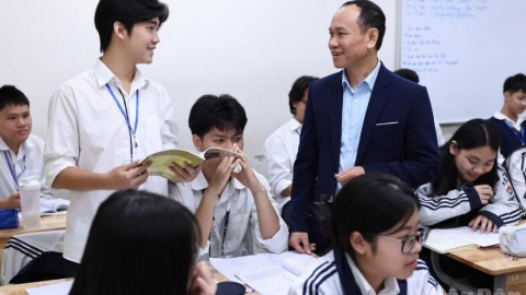 Ban h&agrave;nh quy định về nh&agrave; gi&aacute;o hợp đồng sau nghỉ hưu v&agrave; nh&agrave; gi&aacute;o thỉnh giảng