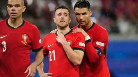 C.Ronaldo có hành động đặc biệt khi không dự đám tang Diogo Jota