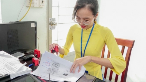 Khẩn trương rà soát sửa đổi chế độ tiền lương, phụ cấp với cán bộ