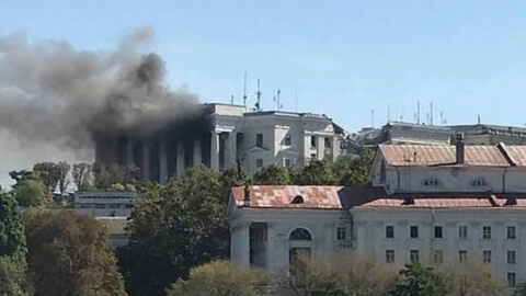 Tên lửa tập kích quân cảng ở Crimea, Nga khai hỏa phòng không bắn hạ