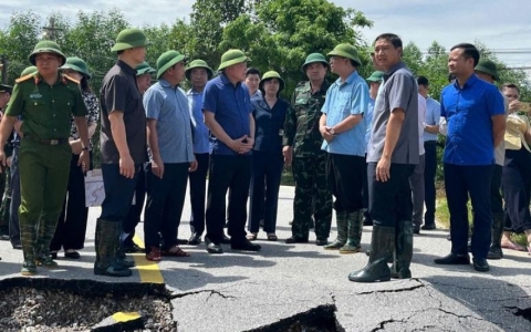 Bắc Ninh ngập sâu và vỡ đê bối, Phó Thủ tướng đến hiện trường chỉ đạo
