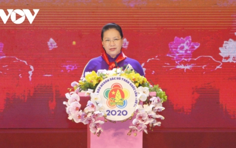 Chủ tịch Quốc hội dự lễ tuyên dương cháu ngoan Bác Hồ toàn quốc