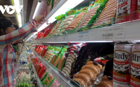 Đảm bảo cung ứng hàng hóa, đẩy lùi gian lận thương mại dịp cuối năm