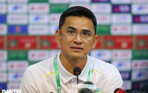 HLV Kiatisuk: "Đ&acirc;y l&agrave; lần đầu t&ocirc;i trải qua 7 trận liền kh&ocirc;ng thắng"