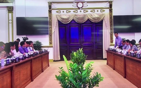 Hỗ trợ DN vượt khó hậu Covid-19: Cần giảm lãi suất, nới rộng điều kiện cho vay