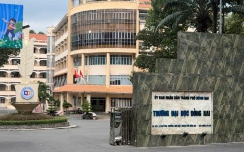 Trường Đại học Đồng Nai x&aacute;c minh th&ocirc;ng tin nghi giảng vi&ecirc;n &ldquo;ma&rdquo; tại Khoa Ngoại ngữ, lương 20 triệu/th&aacute;ng
