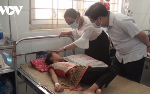 Vụ ngộ độc tập thể ở Lào Cai: Xét nghiệm thấy bạch cầu cao, nghi nhiễm khuẩn