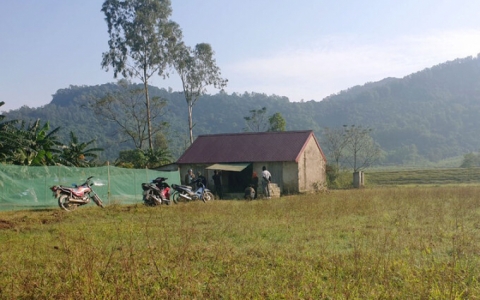 Nghi &aacute;n bố chồng tự tử sau khi đ&aacute;nh con d&acirc;u