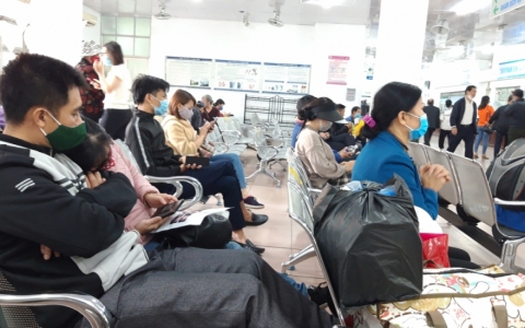 Từ h&ocirc;m nay, phạt đến 3 triệu đồng với người kh&ocirc;ng đeo khẩu trang nơi c&ocirc;ng cộng